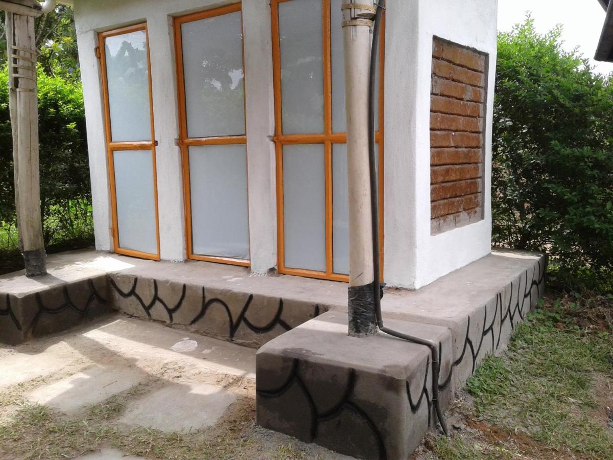 Plastic Bottles House Entebbe Exterior photo